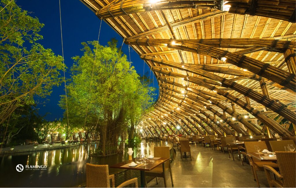 Kiến trúc xanh - Tương lai của ngành xây dựng bền vững tại Việt Nam 28 Nha hang Bamboo Wings Niem tu hao ve linh vuc kien truc xanh cua Vinh Phuc