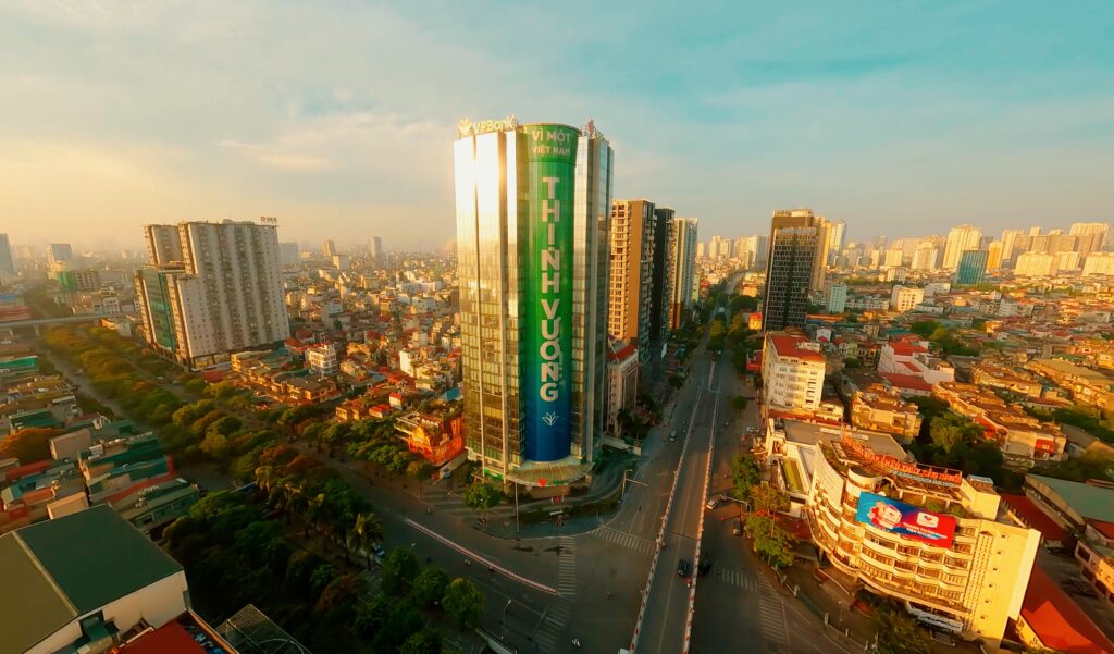 Kiến trúc xanh - Tương lai của ngành xây dựng bền vững tại Việt Nam 24 Toàn cảnh Tòa Nhà VPBank Tower (Hà Nội)